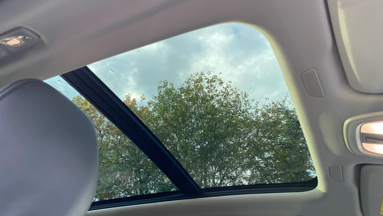 Volvo XC60 2.0 B5P Ultra Dark 5dr AWD Geartronic Petrol Estate